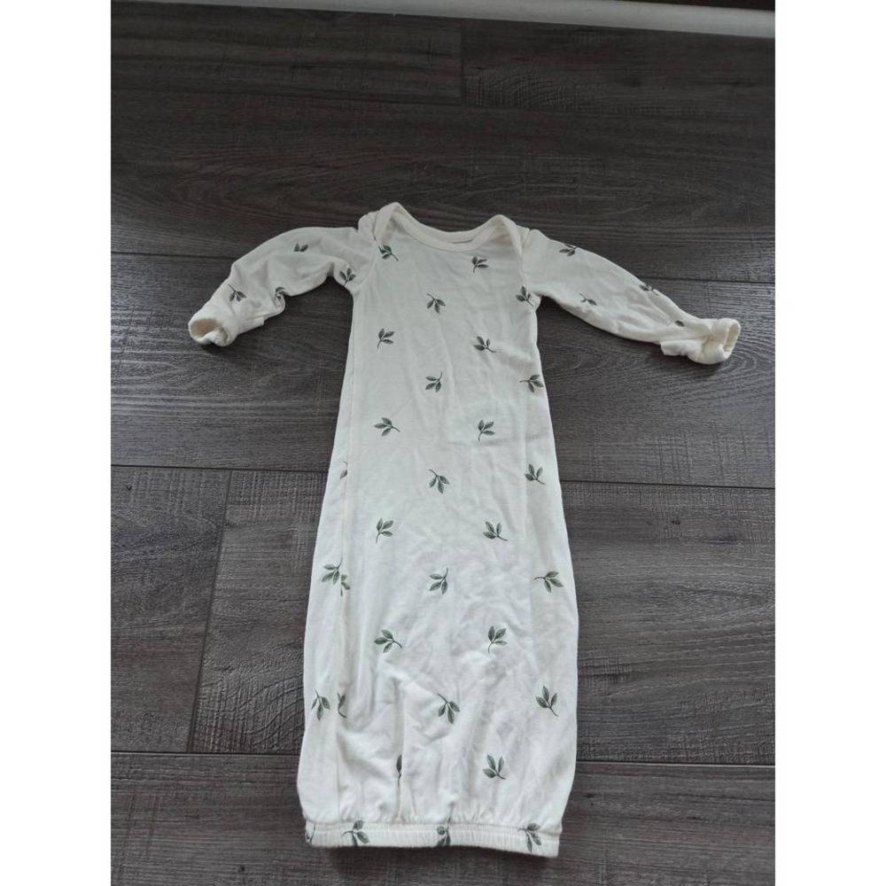 Carter's purely soft preemie‎ modal gown
